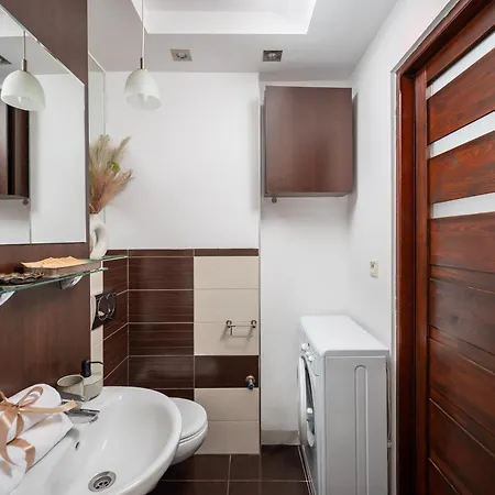 Classic 2-Br Apartment At Chmielna 200 M From Central Station, Parking On Site Warsaw Exterior photo