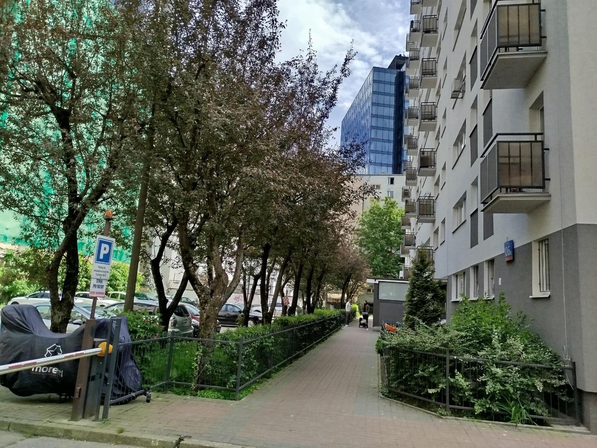 Classic 2-br At Chmielna 200 M From Station, Parking On Site Warszawa