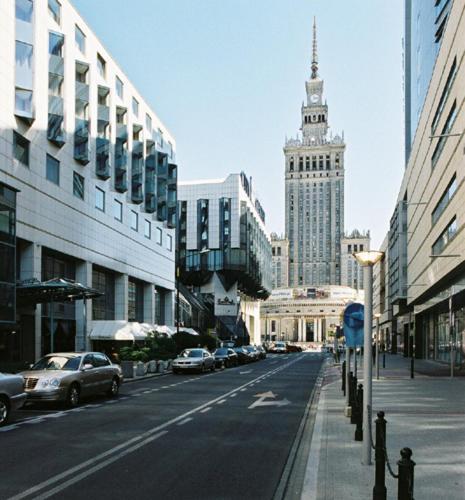 Apartmán 2-br 200 M From Station With Parking On Site
